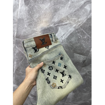 New Arrivals Louis Vuitton Jeans For Men in 207773