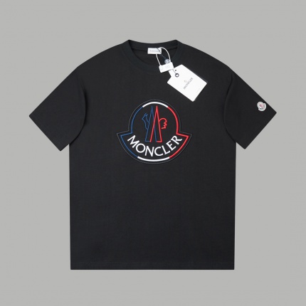New Arrivals Moncler T-shirts For Men in 207804
