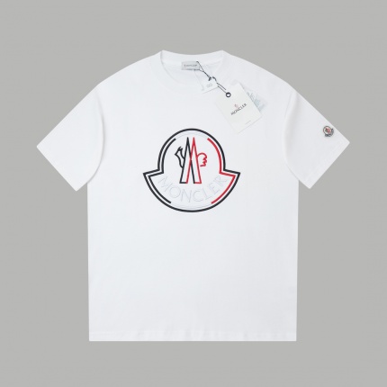 New Arrivals Moncler T-shirts For Men in 207805