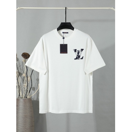 New Arrivals Louis Vuitton T-shirts For Men in 207830