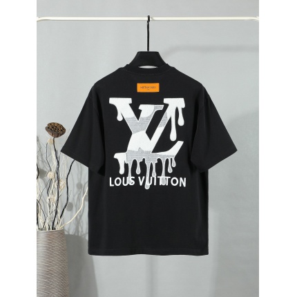 New Arrivals Louis Vuitton T-shirts For Men in 207836