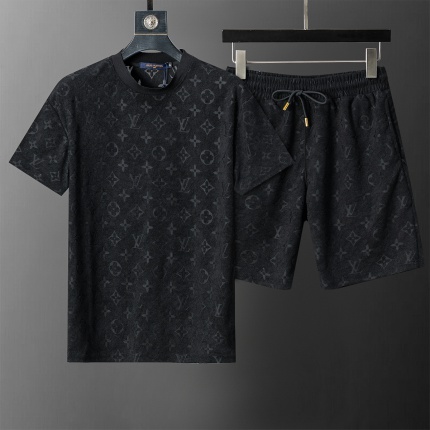 Louis Vuitton Short Tracksuits For Men in 207876