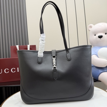 New Arrivals Gucci High quality Handbags in 207910