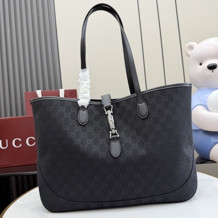 New Arrivals Gucci High quality Handbags in 207911