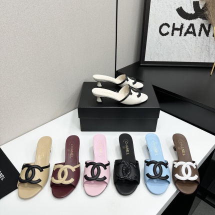 Chanel Sandals For Women in 207916