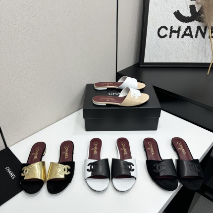 Chanel Sandals For Women in 207918
