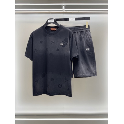 New Arrivals Louis Vuittton Short Tracksuits For Men in 207961
