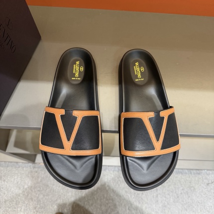 Valentino Slippers Men in 208015