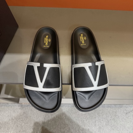 Valentino Slippers Men in 208016