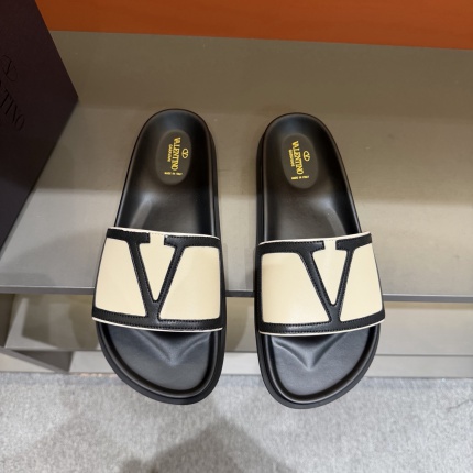 Valentino Slippers Men in 208017