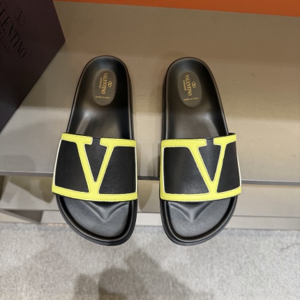 Valentino Slippers Men in 208018