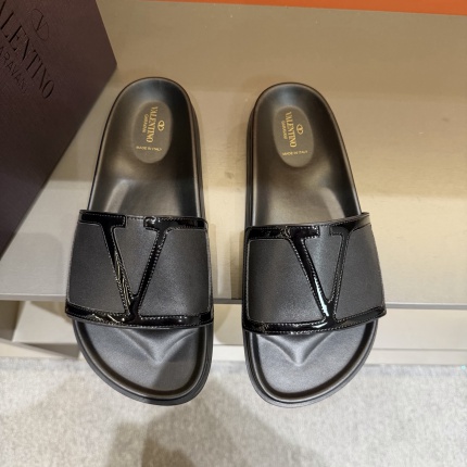 Valentino Slippers Men in 208020