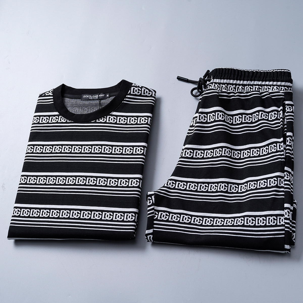 Cheap DG Short Tracksuits for Men in 208029, $38 USD- [IB208029] - Replica DG Short Tracksuits for Men