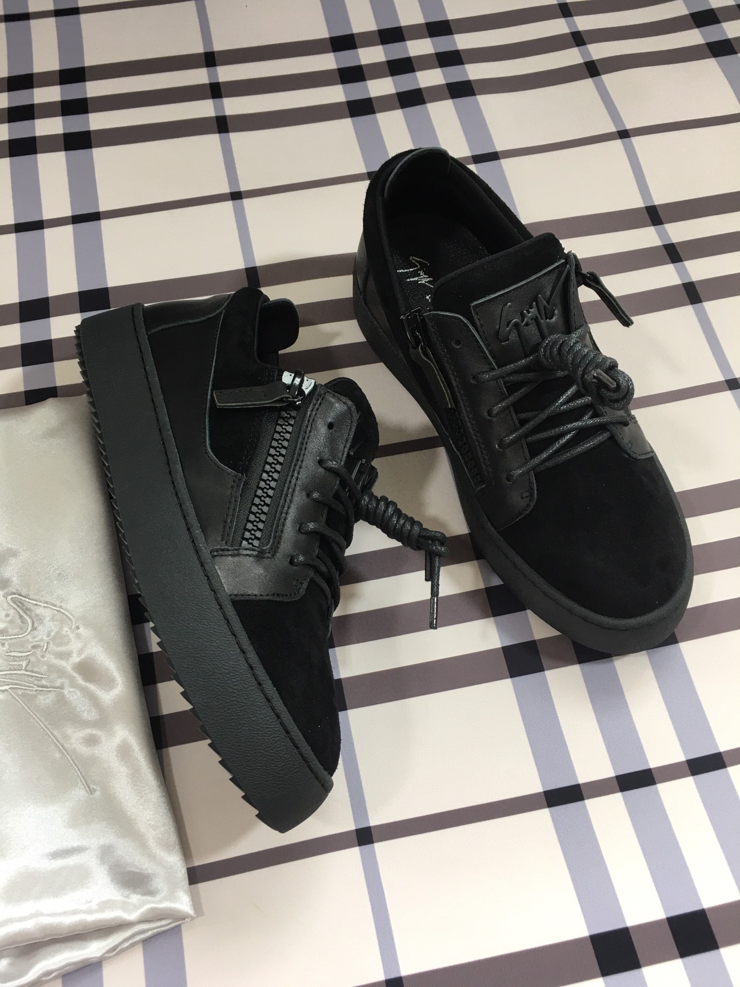 Cheap New Arrivals Giuseppe Zanot Sneakers Giuseppe Shoes For Men in 208110, $90 USD- [IB208110] - Replica Giuseppe Zanot Sneakers For Men