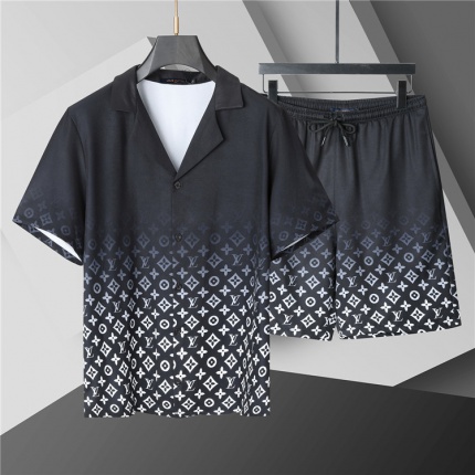 Louis Vuitton Short Tracksuits For Men in 208251