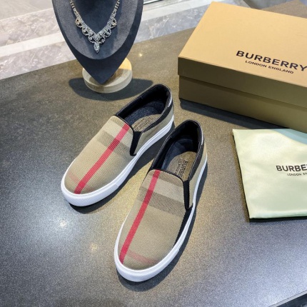 New Arrivals Burberry Casual Shoes For Men in 208464