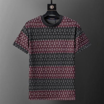 Louis Vuitton T-Shirts for Men in 208531