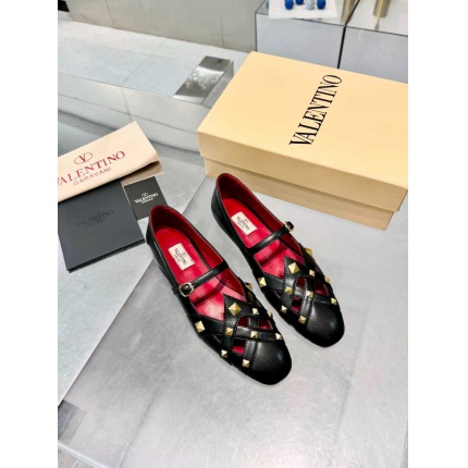 New Arrivals Valentino Sandals For Women in 208718