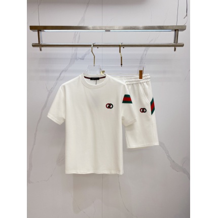 Gucci Short Tracksuits For Men in 208756