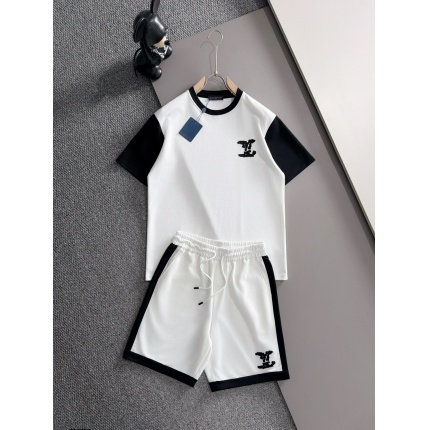 Louis Vuitton Short Tracksuits For Men in 208776