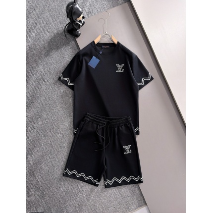 Louis Vuitton Short Tracksuits For Men in 208784