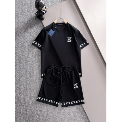 Louis Vuitton Short Tracksuits For Men in 208786
