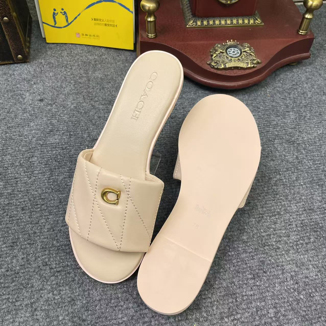 Cheap new Women Coach Slippers Good quality size 36-41 in 208584, $60 USD- [IB208584] - Replica Coach Slippers