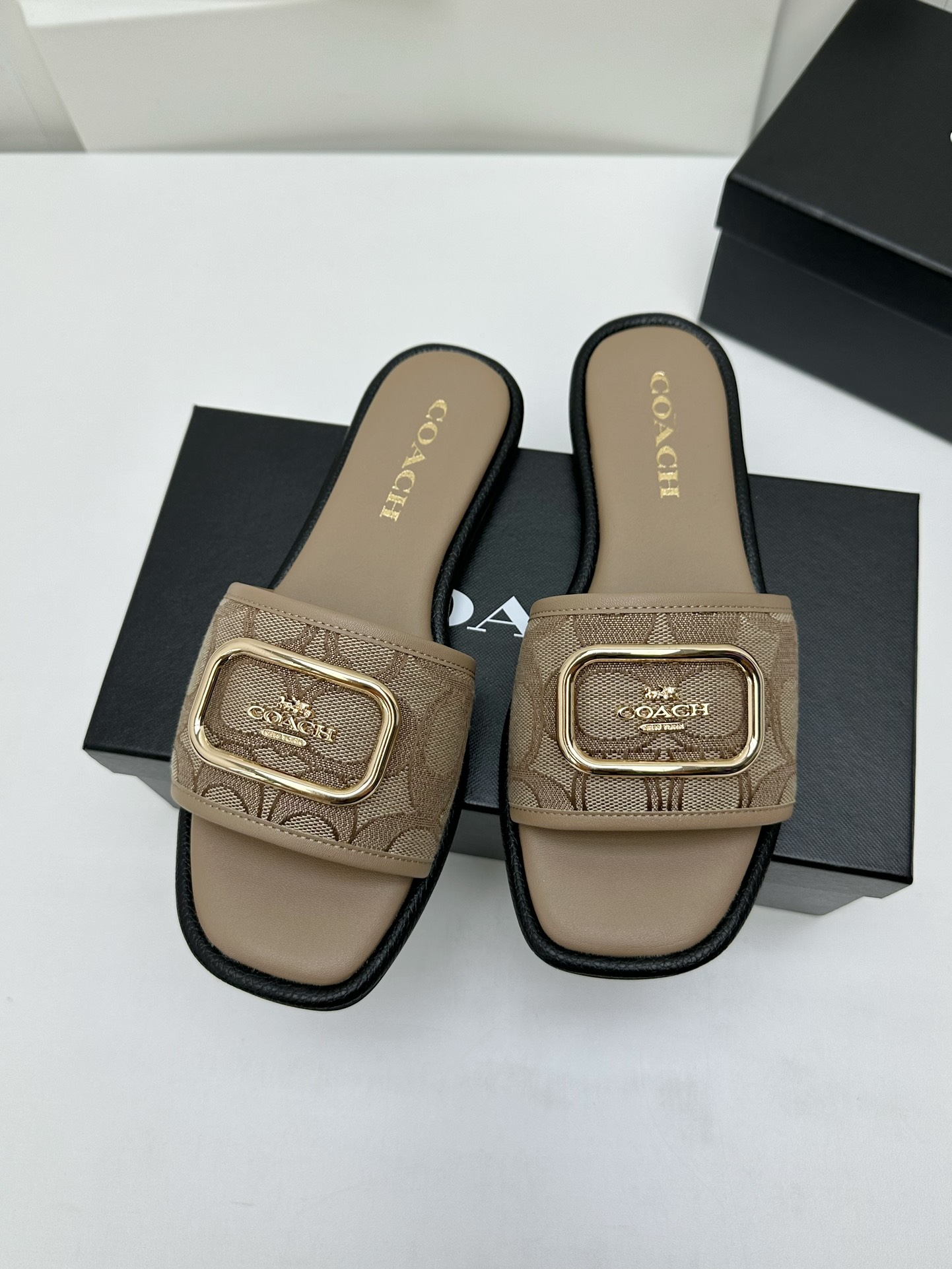 Cheap new Women Coach Slippers  size 35-40 in 208611, $58 USD- [IB208611] - Replica Coach Slippers