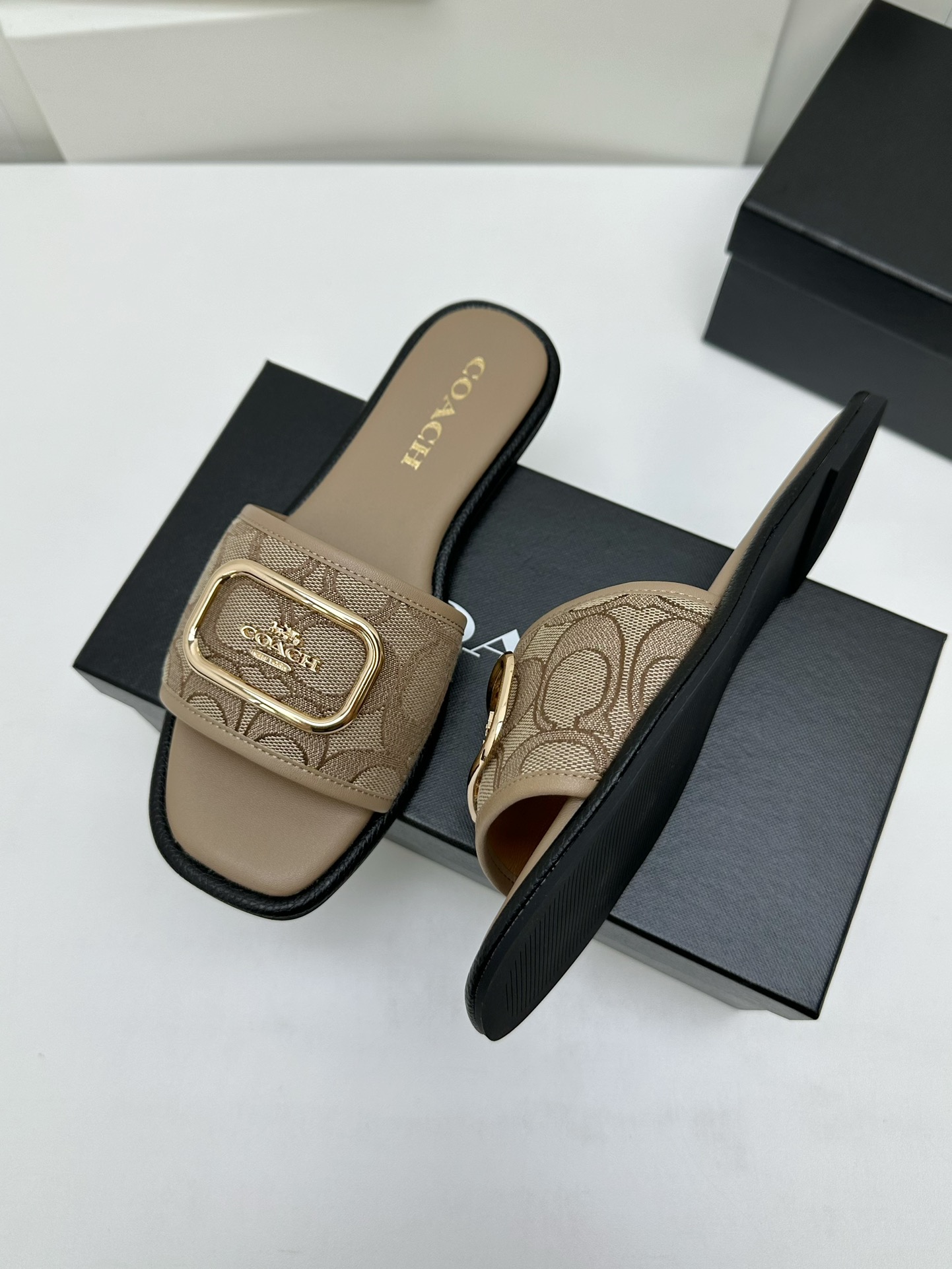 Cheap new Women Coach Slippers  size 35-40 in 208611, $58 USD- [IB208611] - Replica Coach Slippers