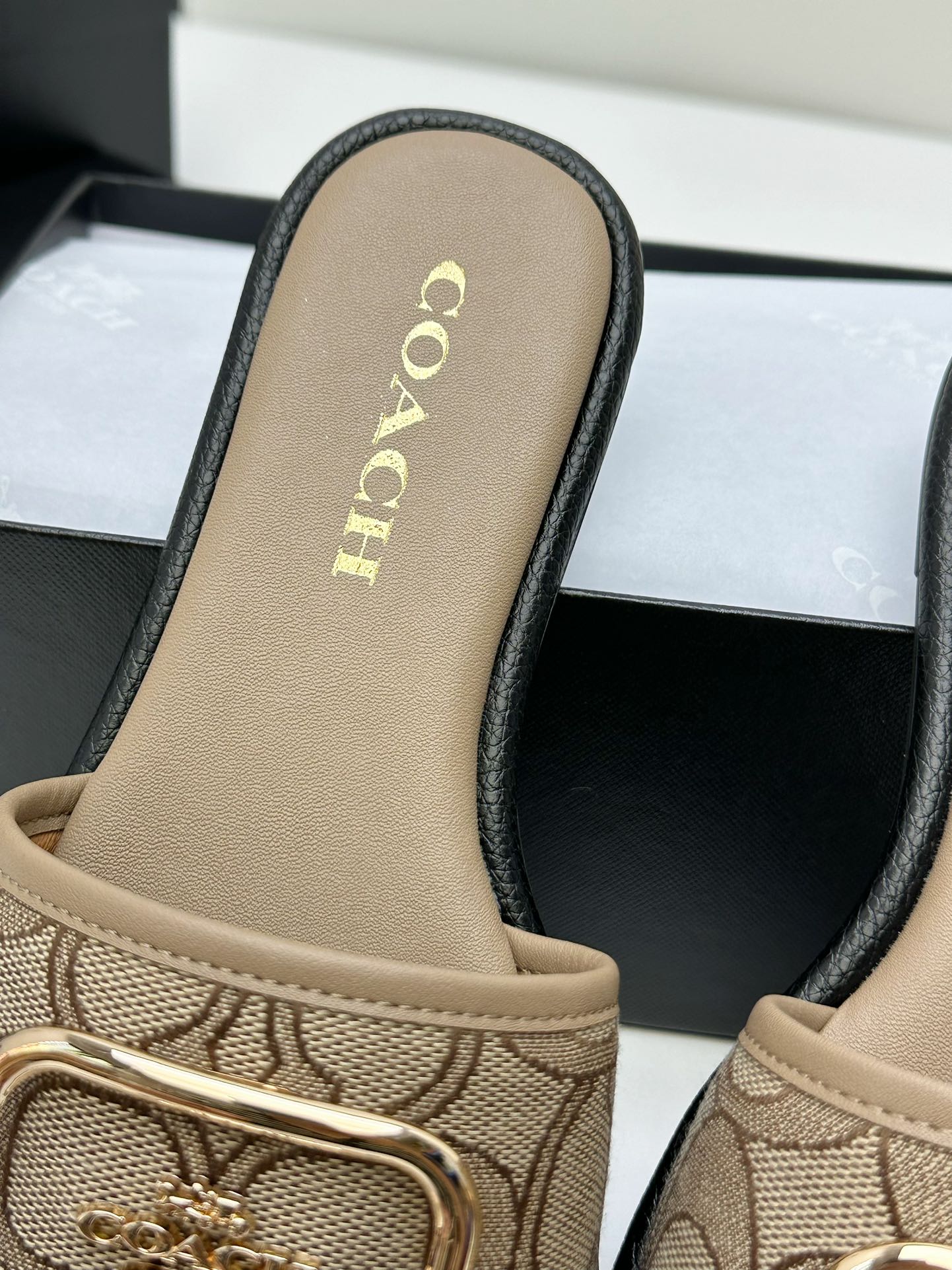 Cheap new Women Coach Slippers  size 35-40 in 208611, $58 USD- [IB208611] - Replica Coach Slippers