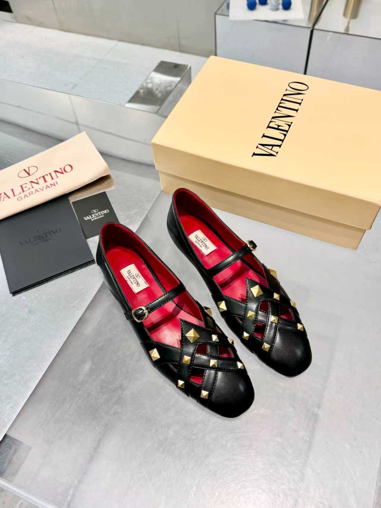 Cheap New Arrivals Valentino Sandals For Women in 208718, $75 USD- [IB208718] - Replica Valentino Slippers and Sandals For Women