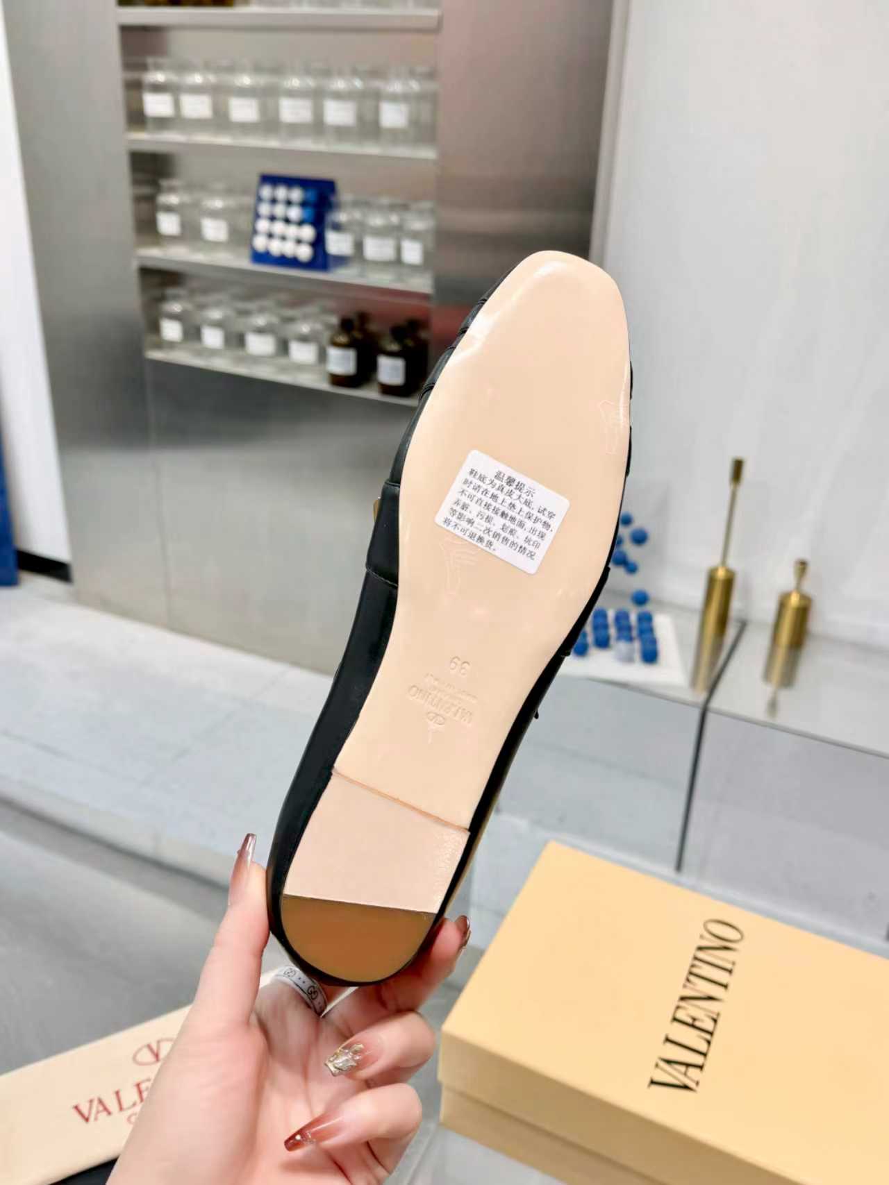 Cheap New Arrivals Valentino Sandals For Women in 208718, $75 USD- [IB208718] - Replica Valentino Slippers and Sandals For Women