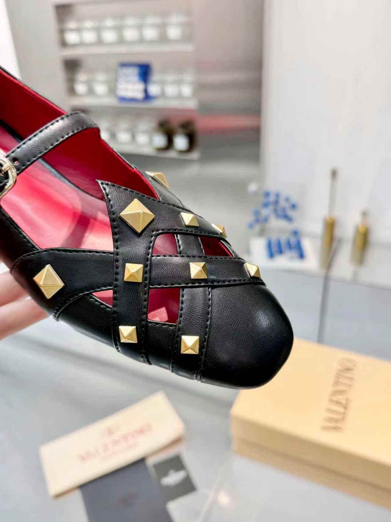 Cheap New Arrivals Valentino Sandals For Women in 208718, $75 USD- [IB208718] - Replica Valentino Slippers and Sandals For Women