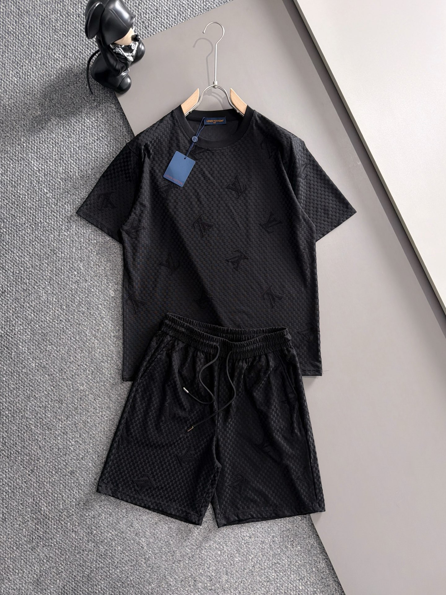 Cheap Louis Vuitton Short Tracksuits For Men in 208769, $55 USD- [IB208769] - Replica Louis Vuitton Short Tracksuits For Men