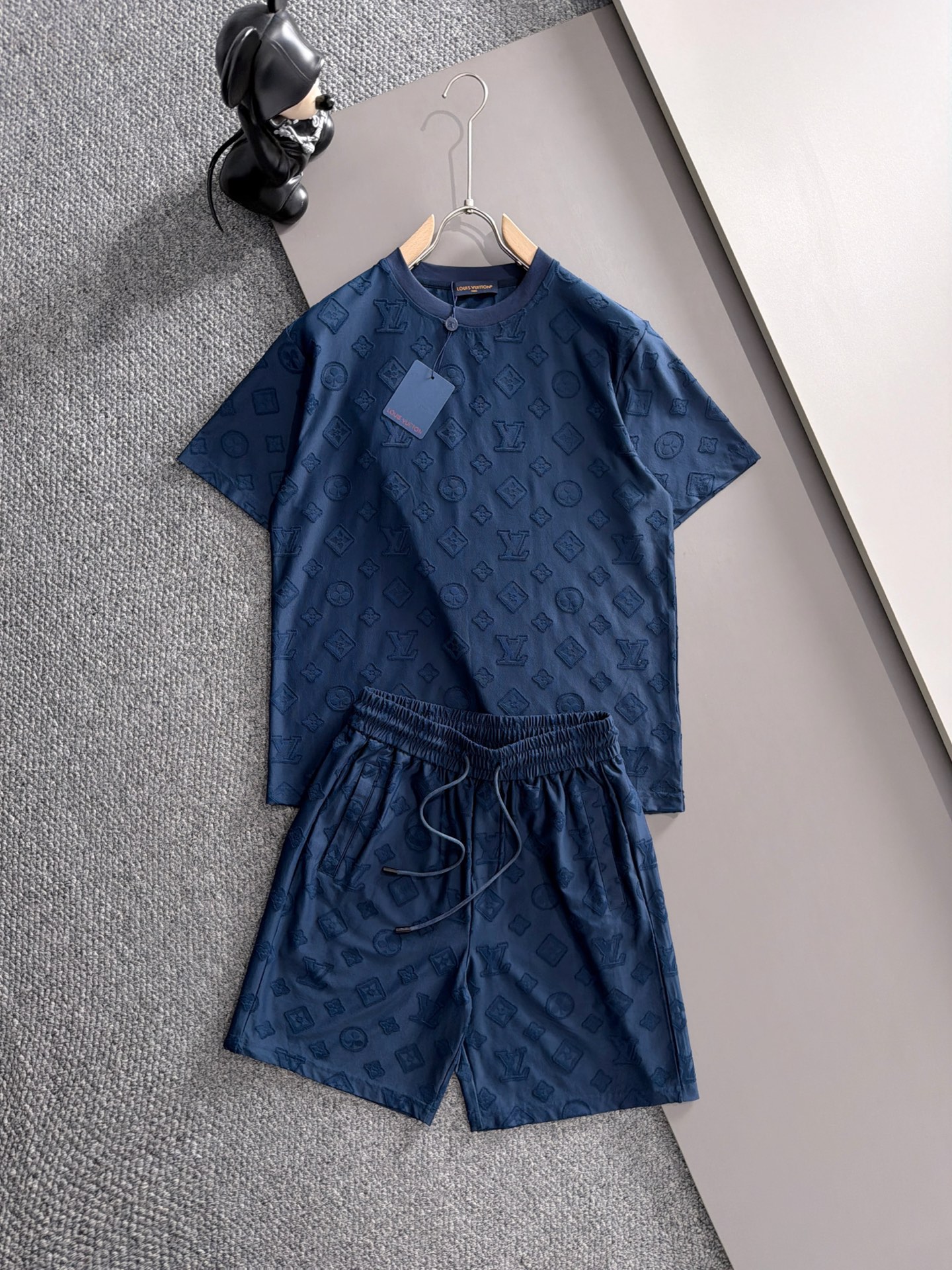 Cheap Louis Vuitton Short Tracksuits For Men in 208773, $55 USD- [IB208773] - Replica Louis Vuitton Short Tracksuits For Men