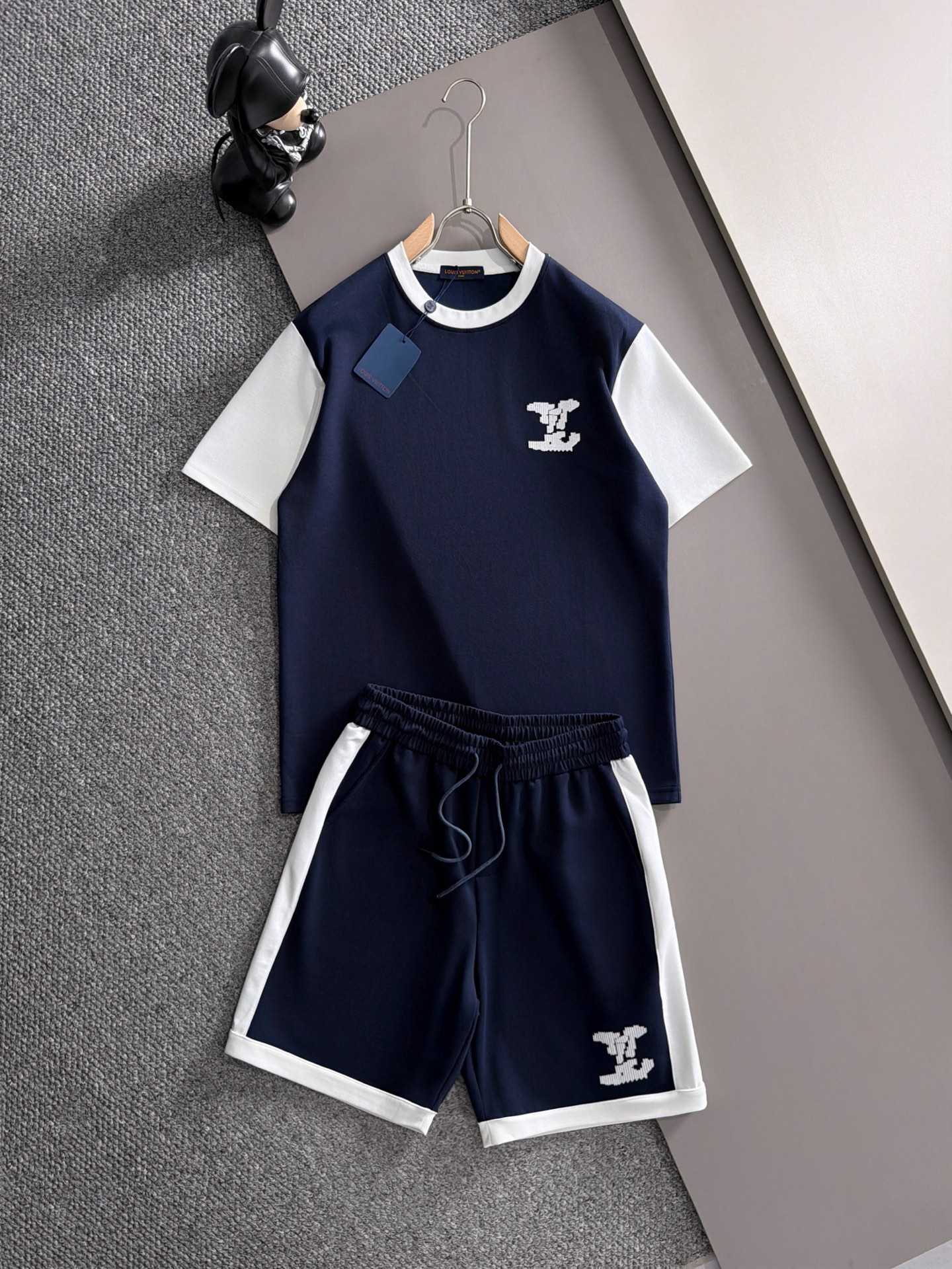 Cheap Louis Vuitton Short Tracksuits For Men in 208778, $55 USD- [IB208778] - Replica Louis Vuitton Short Tracksuits For Men
