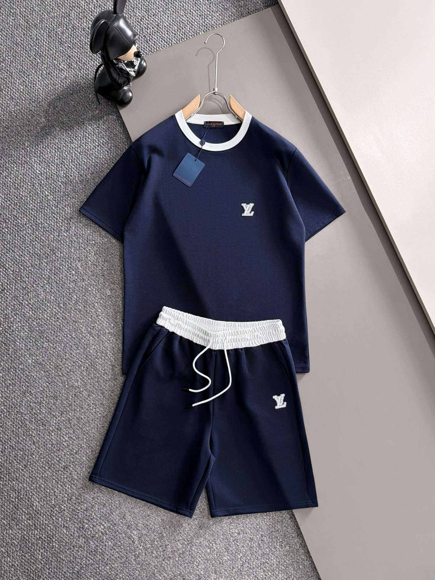 Cheap Louis Vuitton Short Tracksuits For Men in 208780, $55 USD- [IB208780] - Replica Louis Vuitton Short Tracksuits For Men
