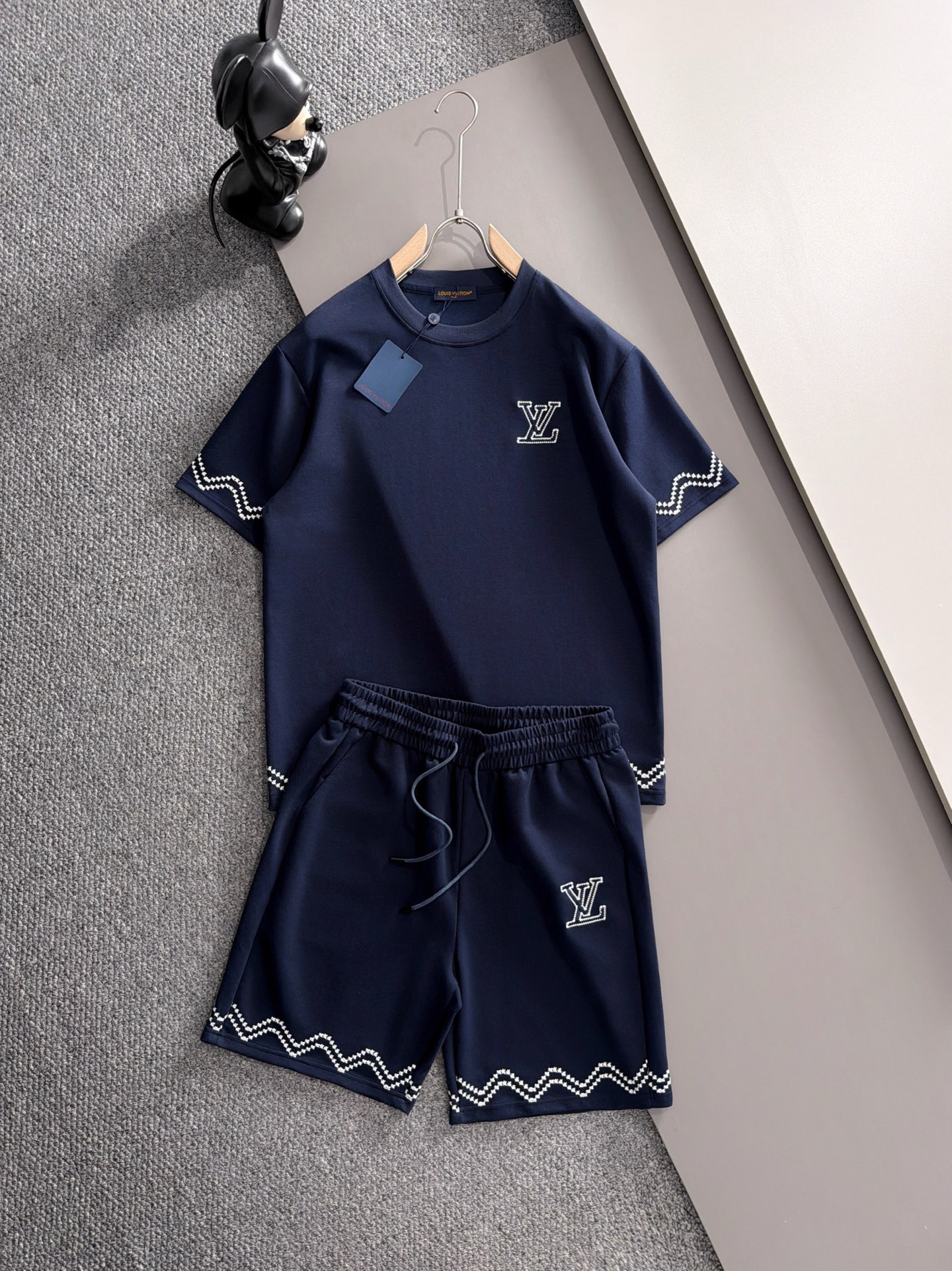 Cheap Louis Vuitton Short Tracksuits For Men in 208783, $55 USD- [IB208783] - Replica Louis Vuitton Short Tracksuits For Men