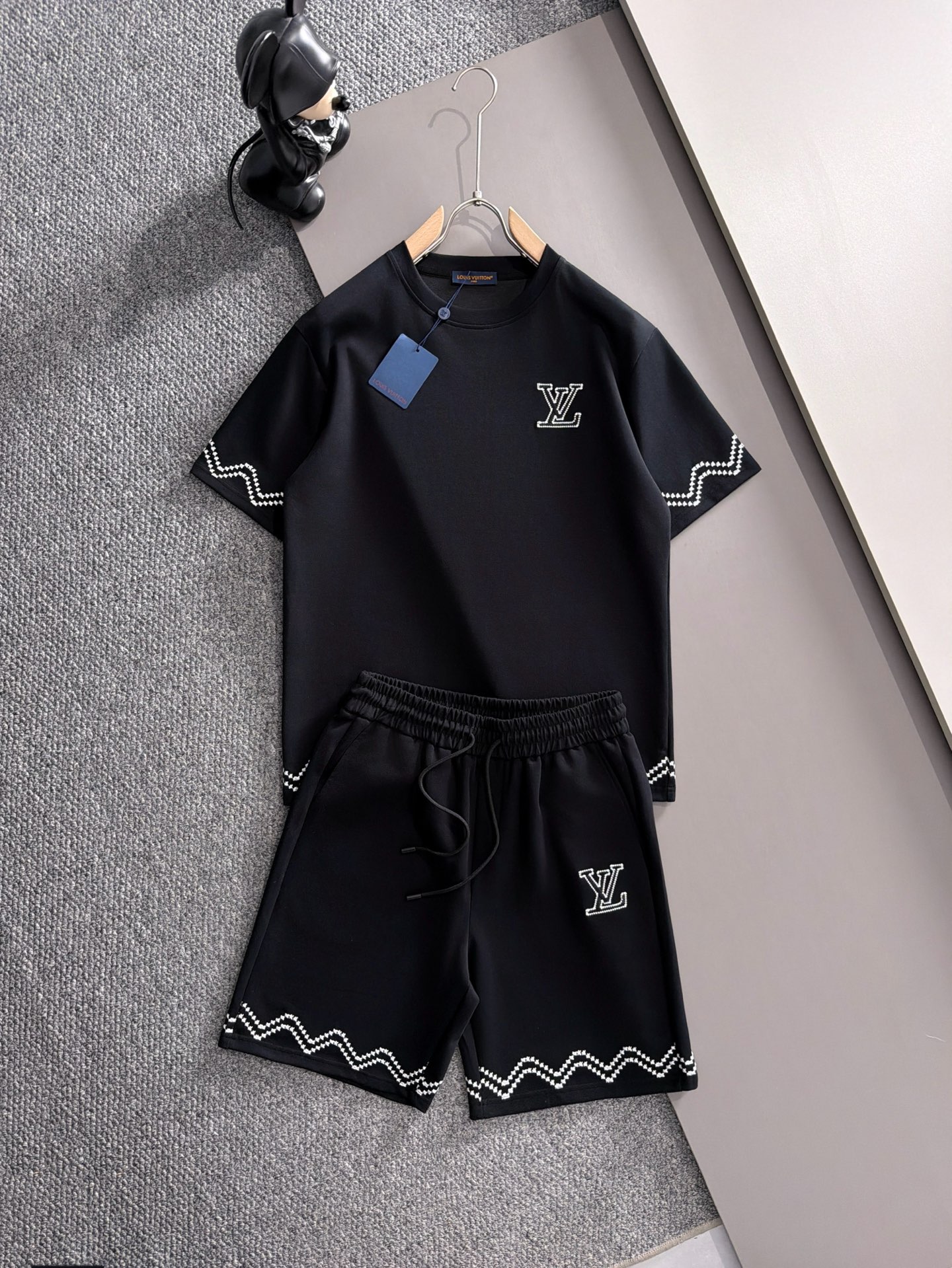 Cheap Louis Vuitton Short Tracksuits For Men in 208784, $55 USD- [IB208784] - Replica Louis Vuitton Short Tracksuits For Men