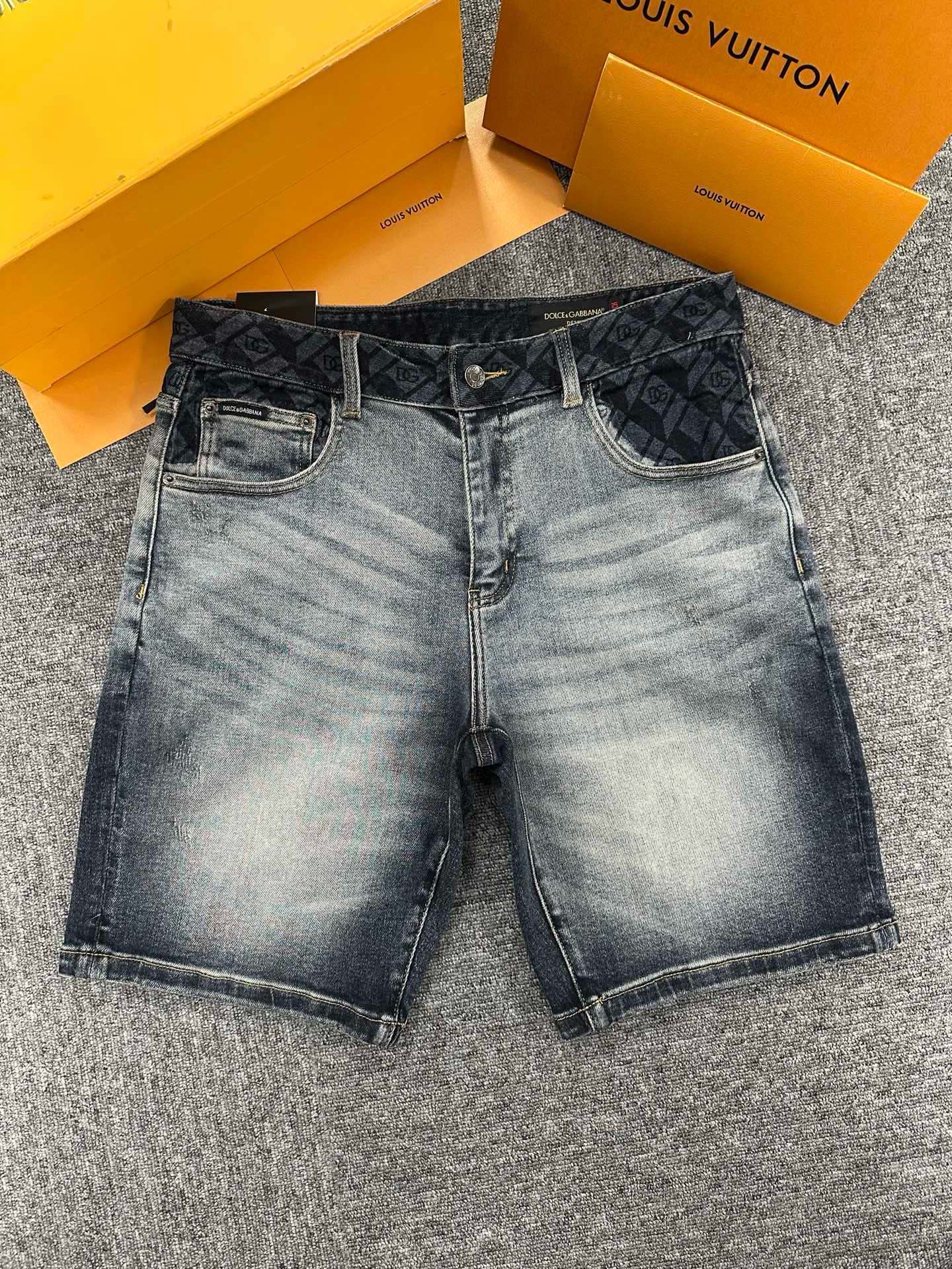 Cheap High quality DG Short Jeans For Men in 208796, $65 USD- [IB208796] - Replica DG Short Jeans For Men
