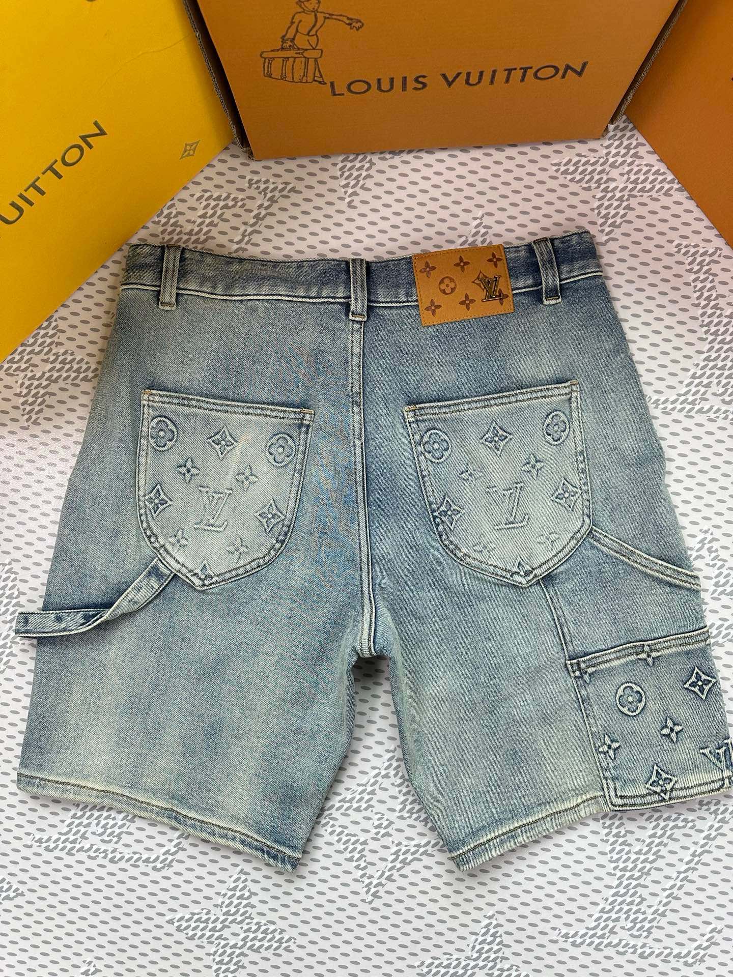 Cheap High quality Louis Vuitton Short Jeans For Men in 208802, $65 USD- [IB208802] - Replica Louis Vuitton Short Jeans For Men