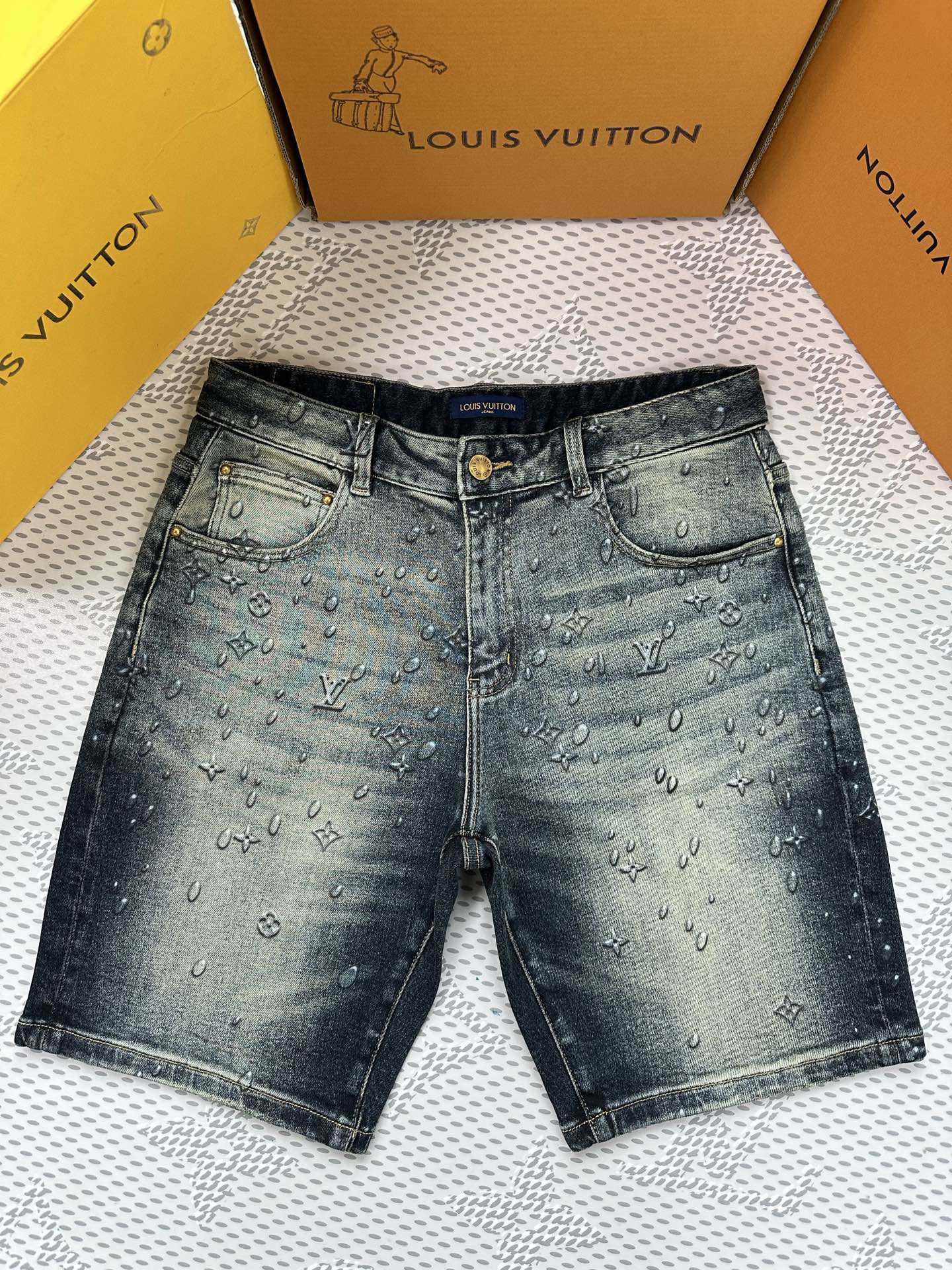 Cheap High quality Louis Vuitton Short Jeans For Men in 208803, $65 USD- [IB208803] - Replica Louis Vuitton Short Jeans For Men