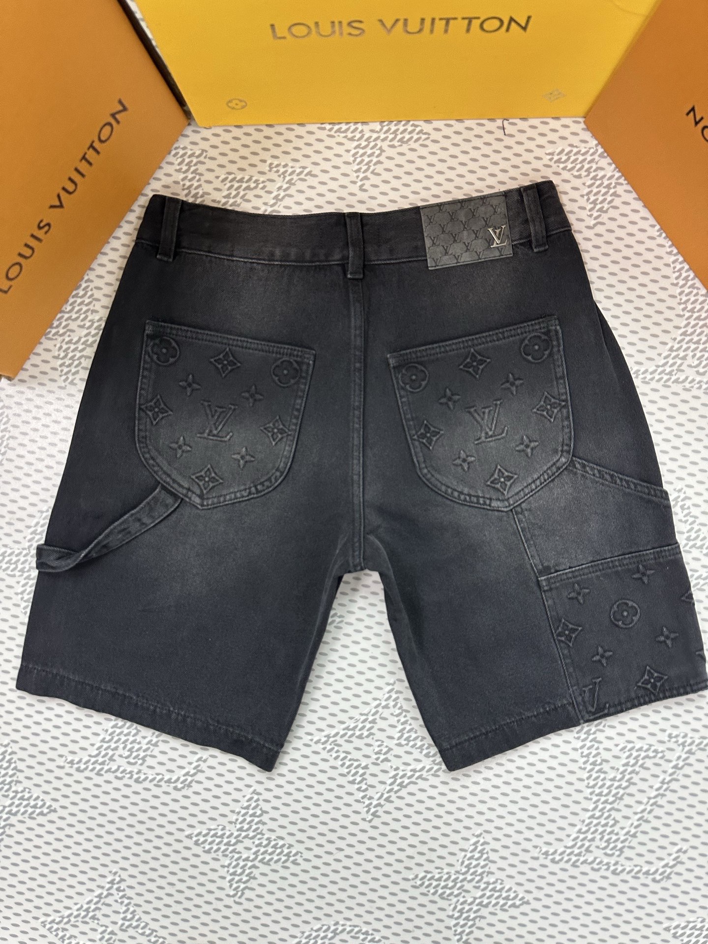 Cheap High quality Louis Vuitton Short Jeans For Men in 208804, $65 USD- [IB208804] - Replica Louis Vuitton Short Jeans For Men