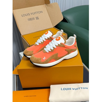 Louis Vuitton Sneakers For Men in 208904