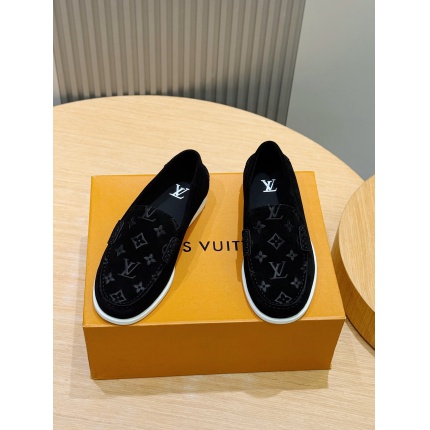 New Arrivals High quality Louis Vuitton Loafers For Men in 208914