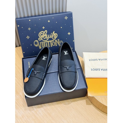 New Arrivals High quality Louis Vuitton Loafers For Men in 208919