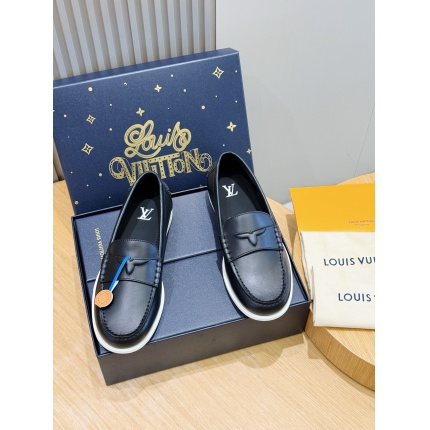New Arrivals High quality Louis Vuitton Loafers For Men in 208924