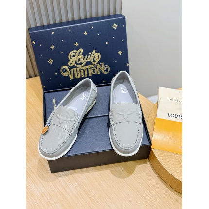 New Arrivals High quality Louis Vuitton Loafers For Men in 208925