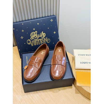 New Arrivals High quality Louis Vuitton Loafers For Men in 208927
