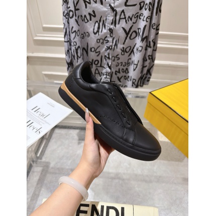 New Arrivals High quality Fendi Sneakers For Men in 208929